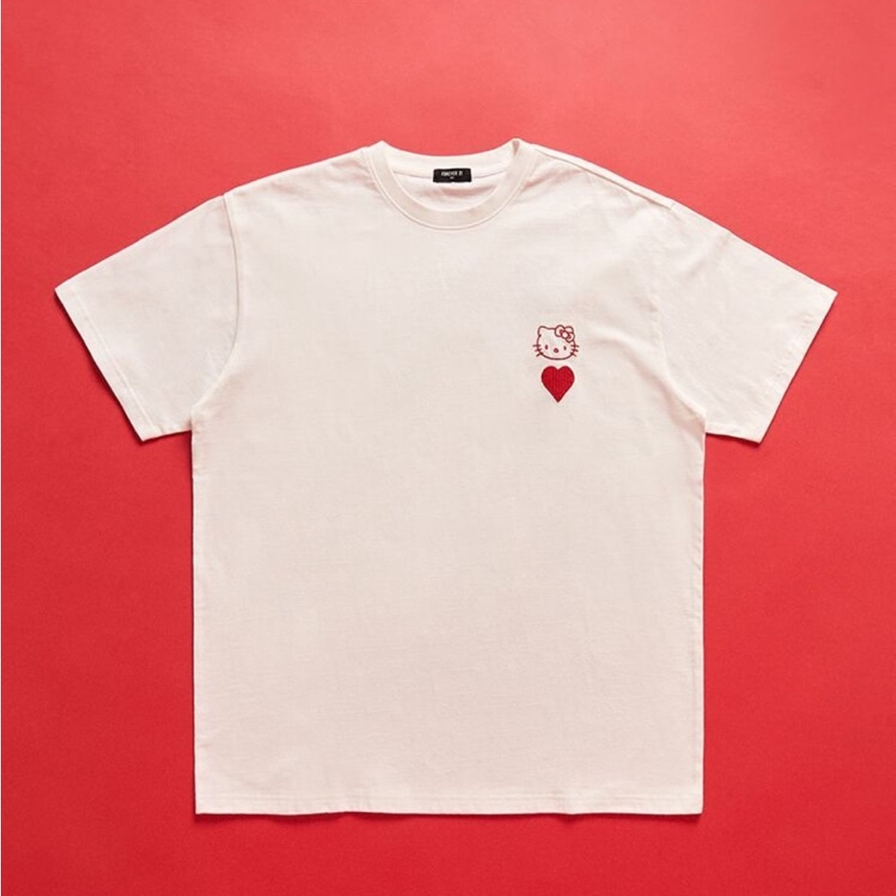 ♥️🥹 ISO EMBROIDERED HELLO KITTY HEART TEE 🥹♥️